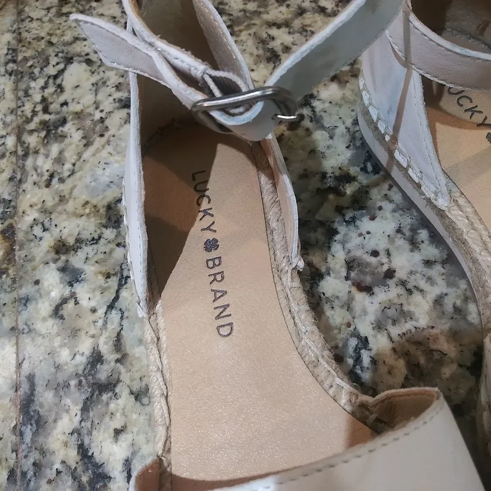 Lucky Brand closure flap leather